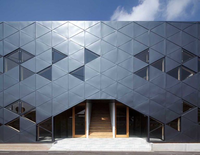 album facade triangle3