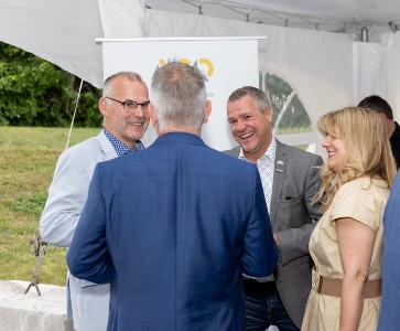 Une première édition réussie pour le Cocktail estival de l’industrie de l’ACQ ! 7 article cocktail estival reseautage 4