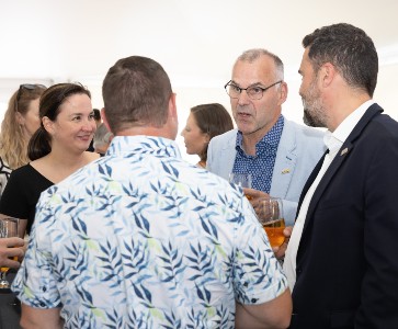 Une première édition réussie pour le Cocktail estival de l’industrie de l’ACQ ! 6 article cocktail industrie resautage 5