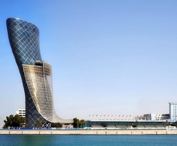 Un petit clin d’œil avant les vacances : cap sur l’insolite ! 10 article constructions originales tour inclinee abu dhabi