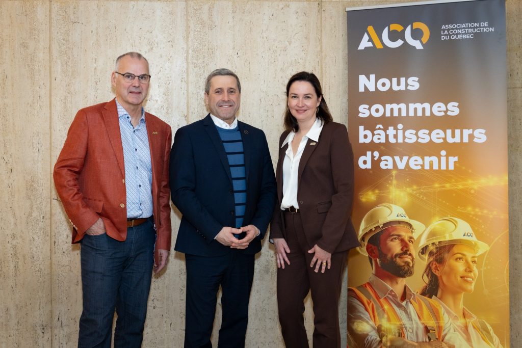 Jean François Simard, ministre de l'Emploi avec Éric Fraser et Francine Sabourin